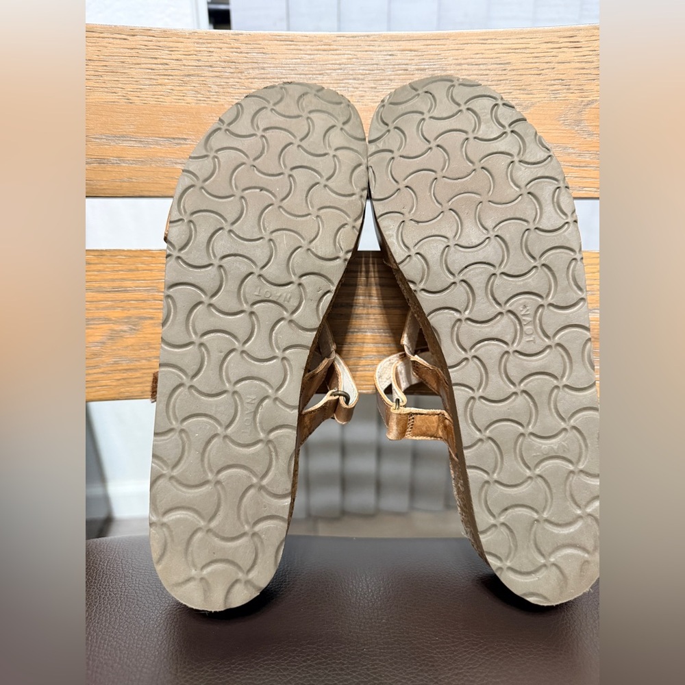 Naot Gabriela slide sandal size 40 - Picture 9 of 12